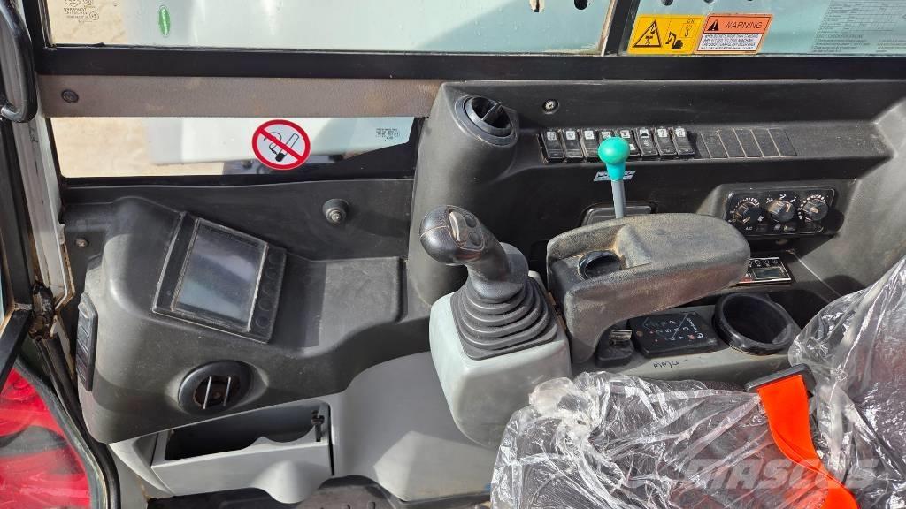 Takeuchi TB 290 中型挖掘机