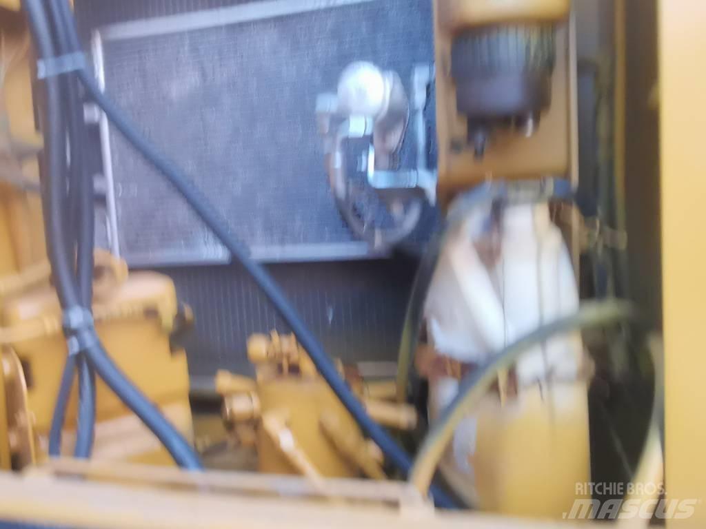 CAT 330 D 履带挖掘机