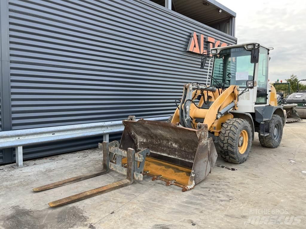 Liebherr L 506 轮式装载机
