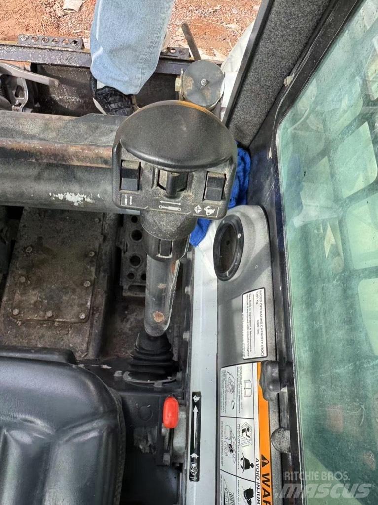 Bobcat S 300 滑移装载机