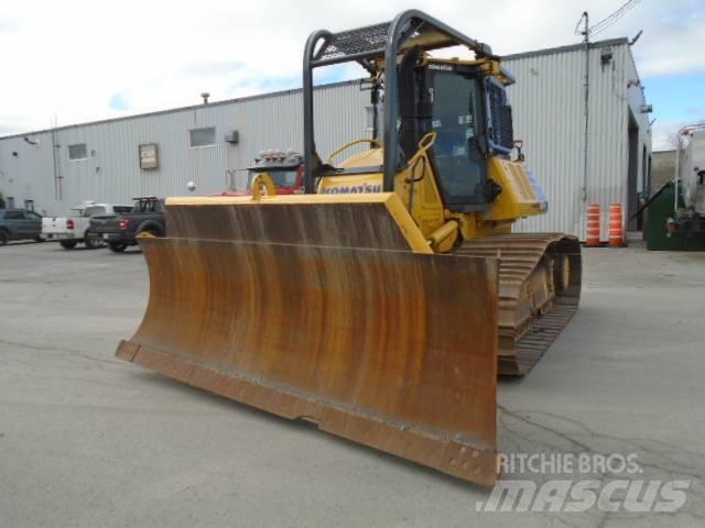 Komatsu D61PX-24 履带式推土机