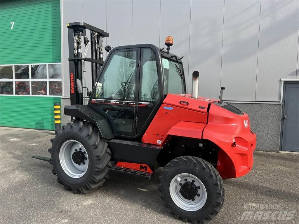 Manitou M30-4 越野叉车|叉装车