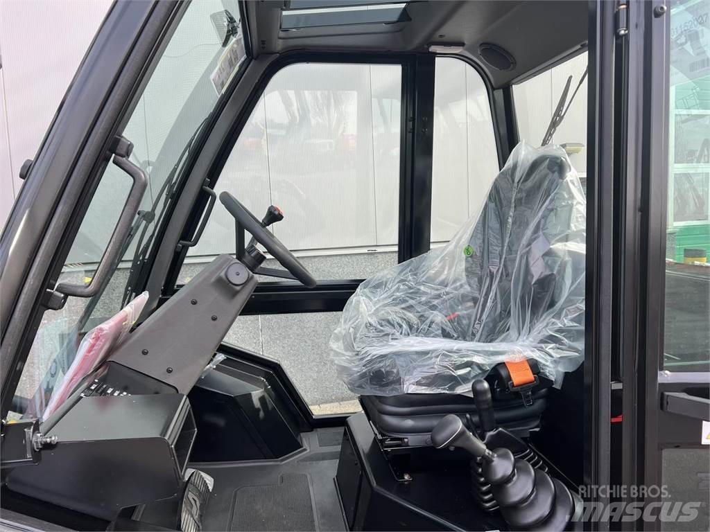 Manitou M30-4 越野叉车|叉装车
