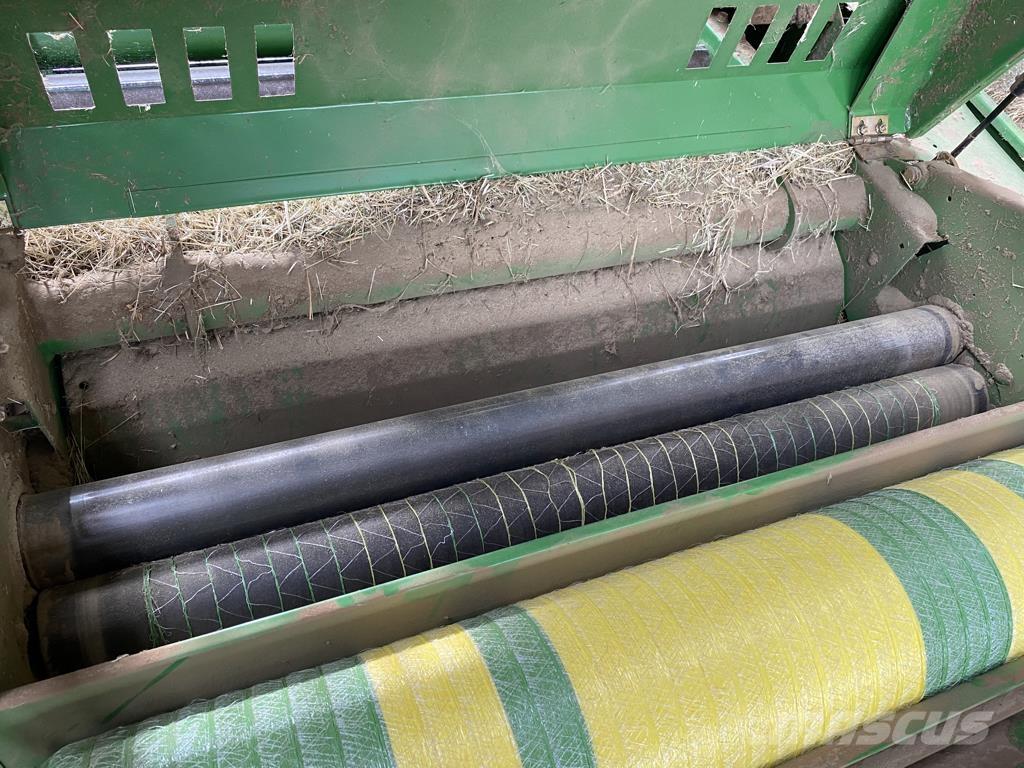 John Deere 568 圆捆打捆机