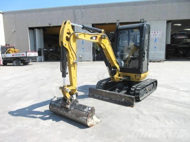 CAT 302.7 D CR 小型挖掘机