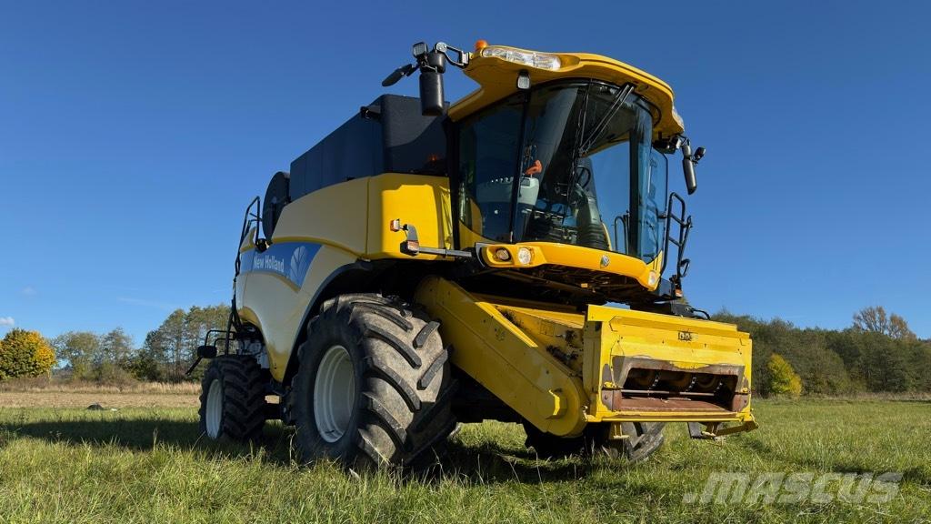 New Holland CX 8080 联合收割机