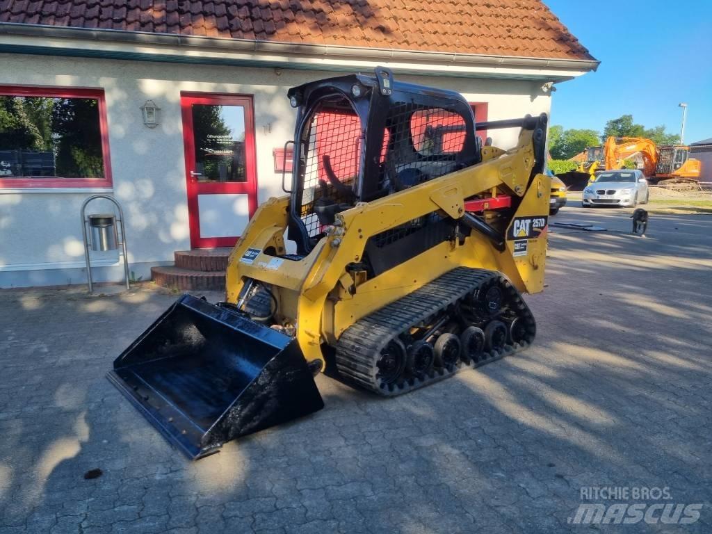 CAT 257 D 滑移装载机