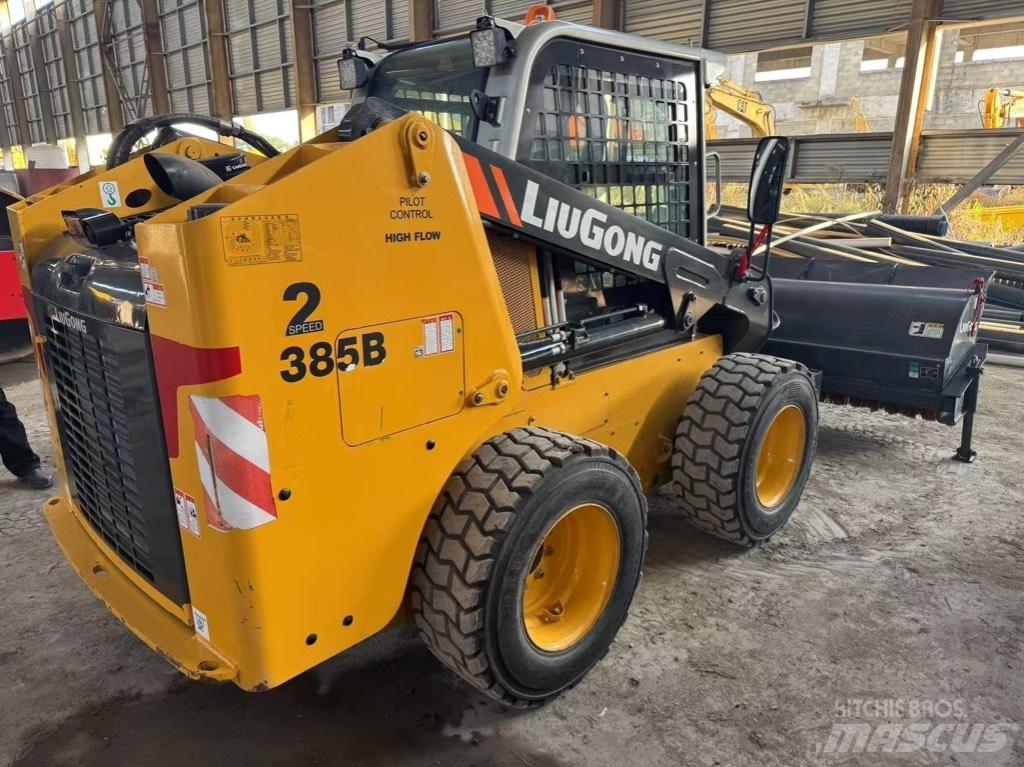 LiuGong 385 B 滑移装载机