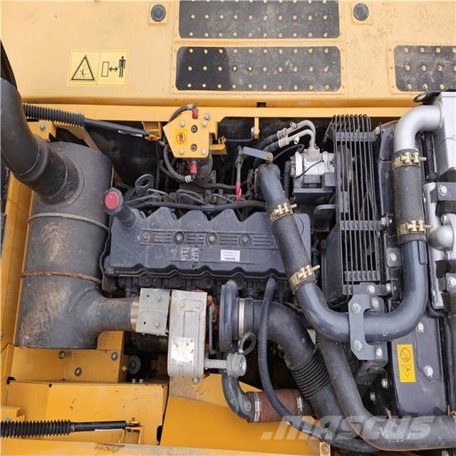 Komatsu PC 220-8 履带挖掘机