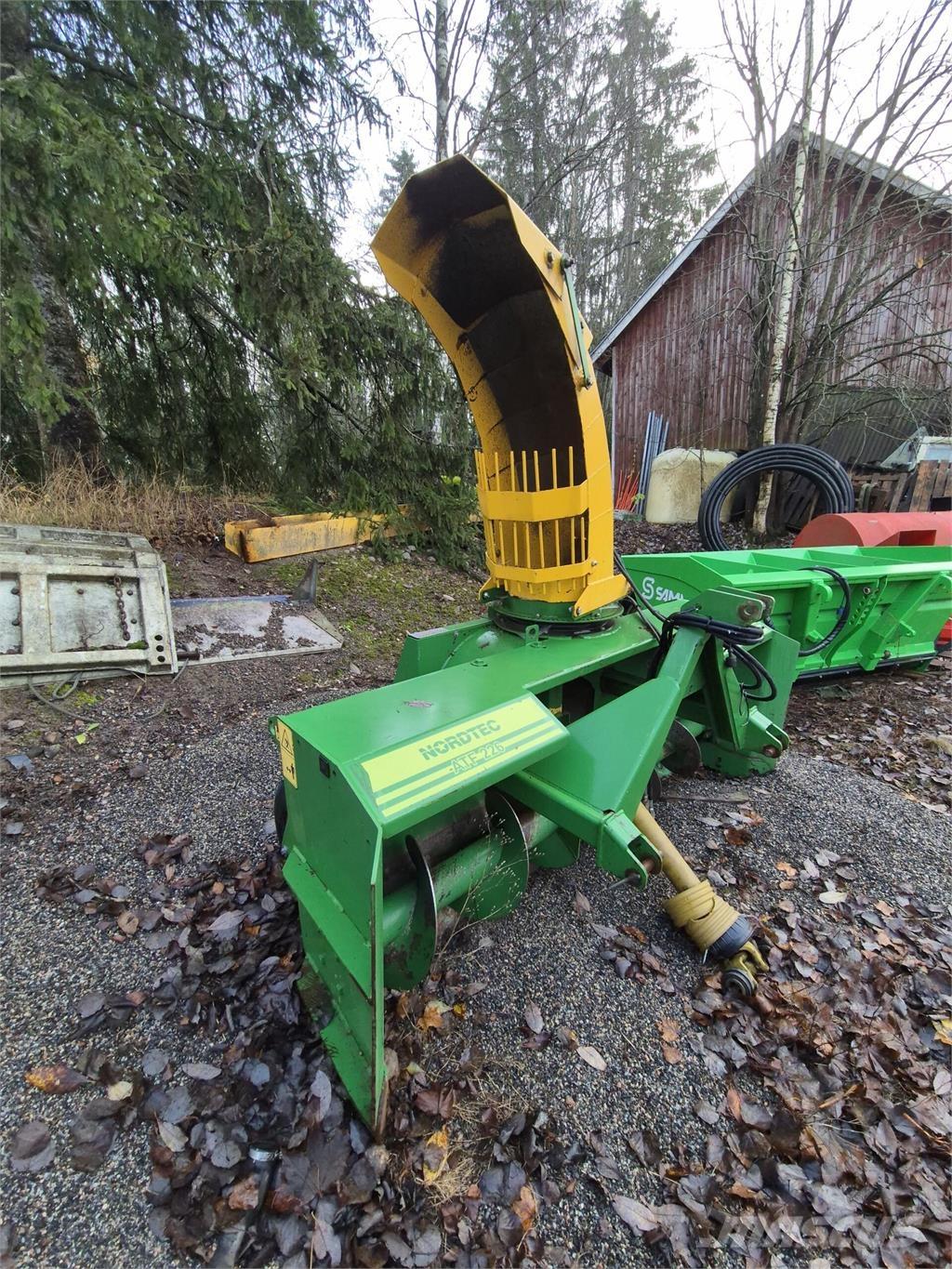 Ala-talkkari 226 扬雪机