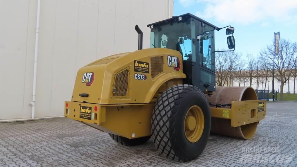 CAT CS66B 单轮压路机