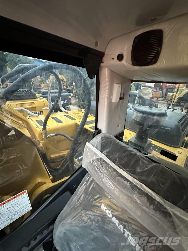 Komatsu PC 210 履带挖掘机