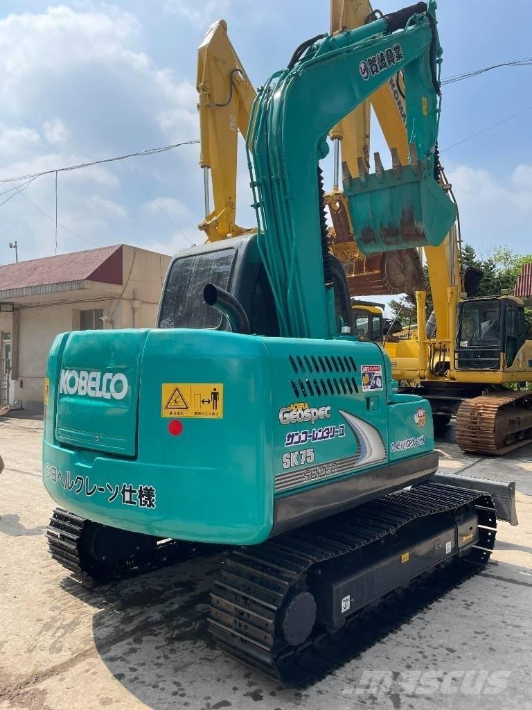 Kobelco SK 75-8 小型挖掘机