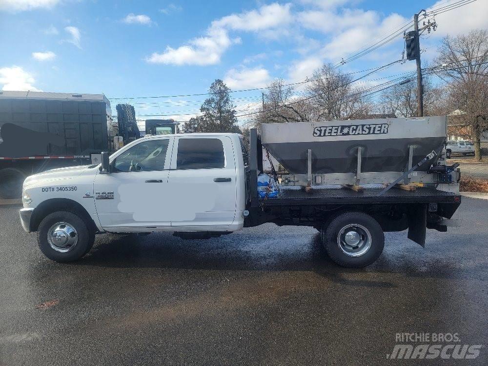Dodge Ram 3500 平板栏板货车