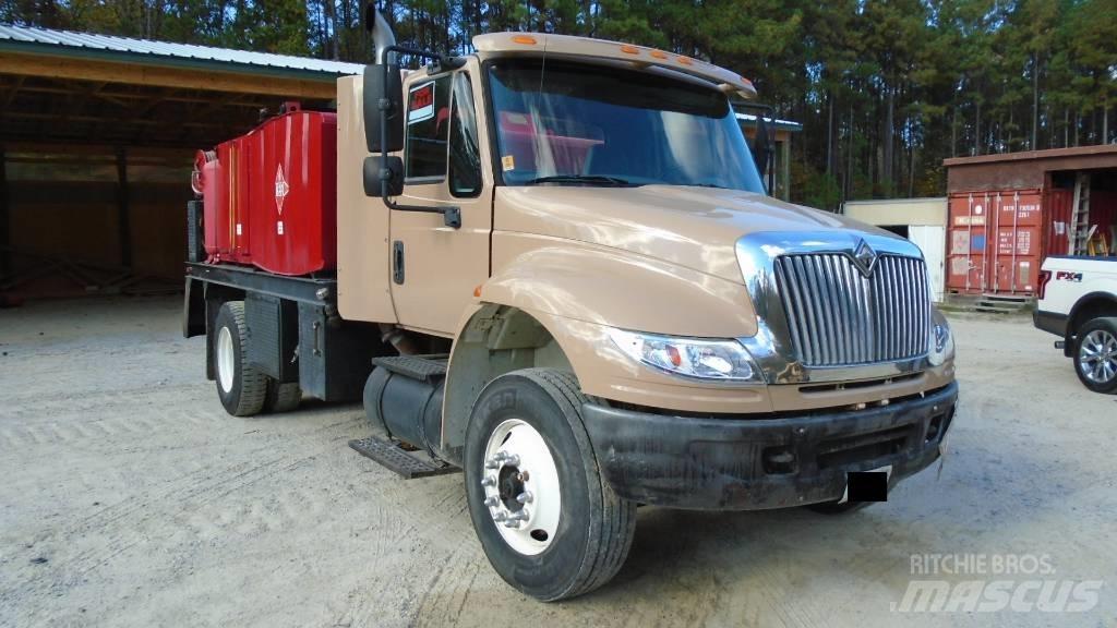 International 8500 油罐车