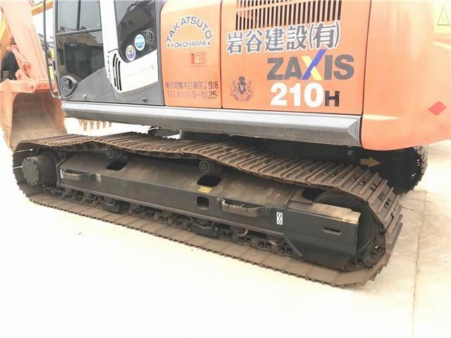 Hitachi zx210 履带挖掘机