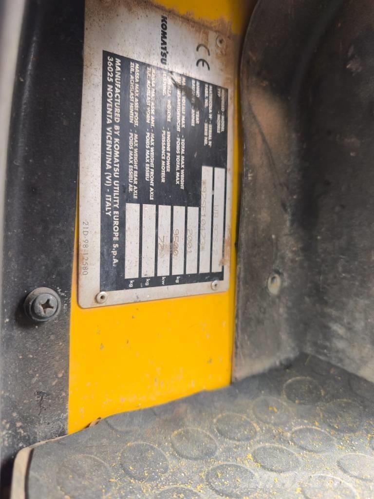 Komatsu WB 97 S-2 反铲装载机