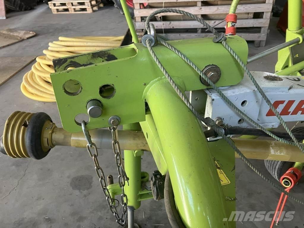 CLAAS VOLTO 64 犁耙和摊草机