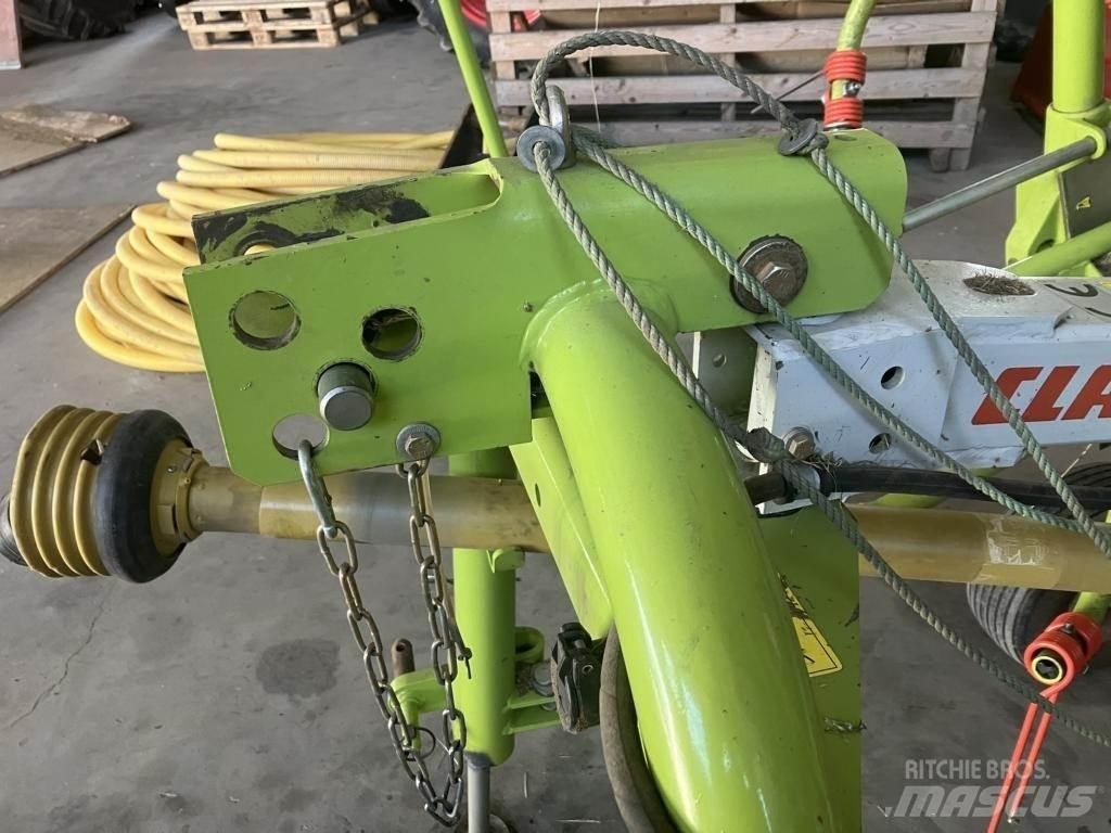 CLAAS VOLTO 64 犁耙和摊草机