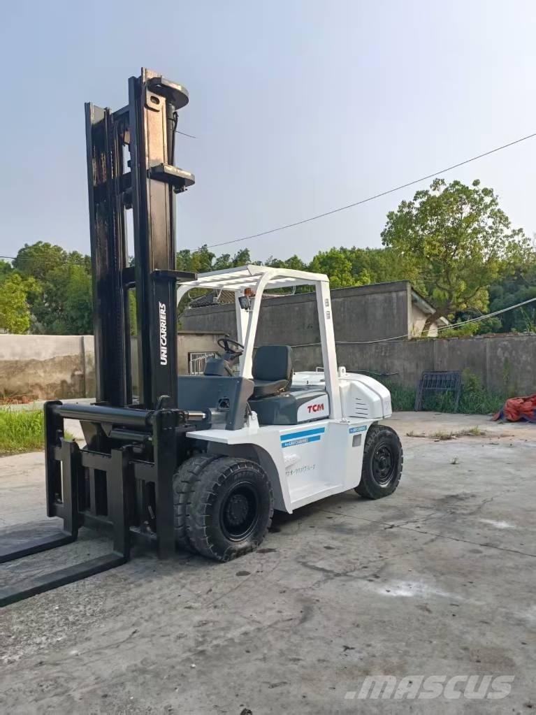 TCM FD 70 Z8 厢式货车