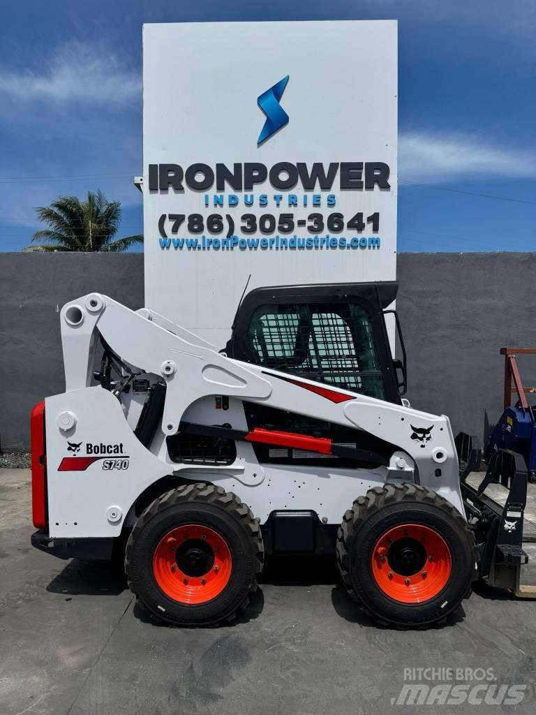 Bobcat S 740 滑移装载机