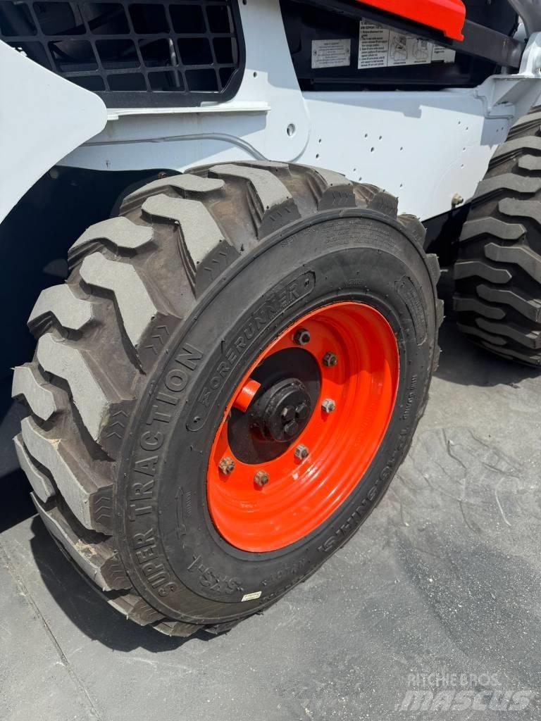 Bobcat S 740 滑移装载机