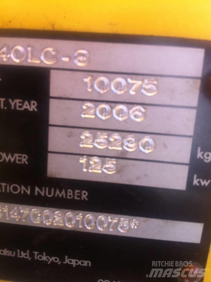 Komatsu PC240-8 履带挖掘机