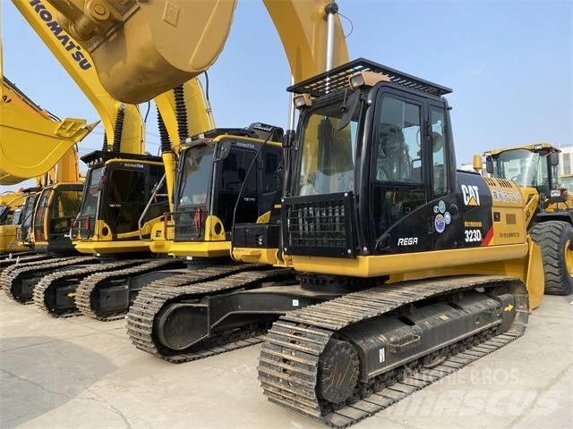 CAT 323 D L 履带挖掘机