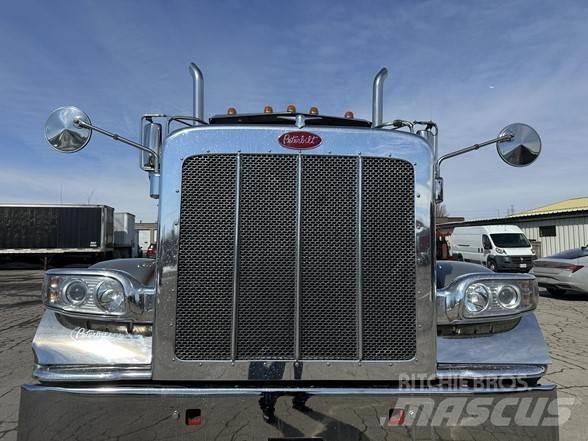 Peterbilt 389 牵引车
