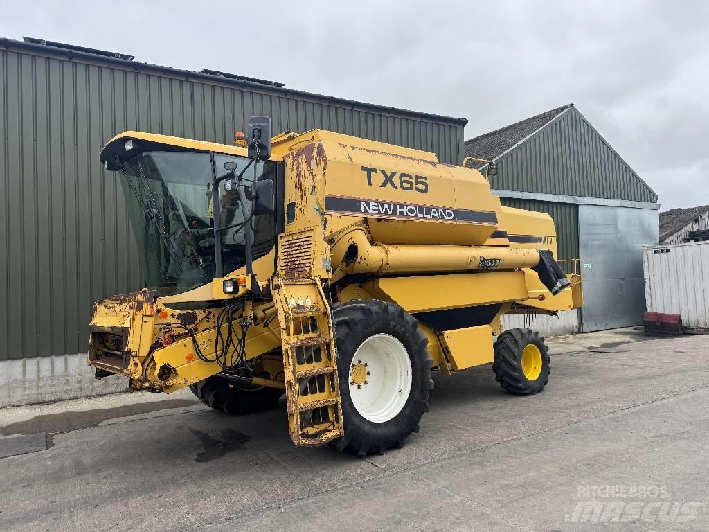 New Holland TX 65 联合收割机
