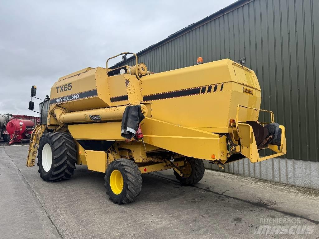 New Holland TX 65 联合收割机
