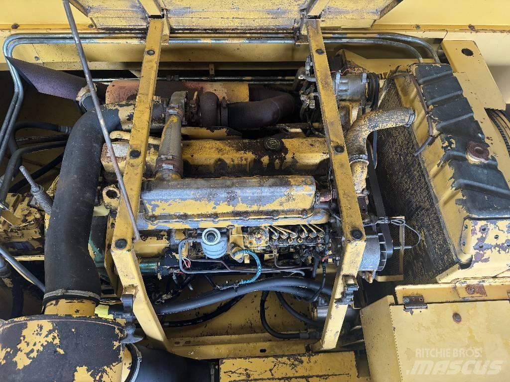 New Holland TX 65 联合收割机