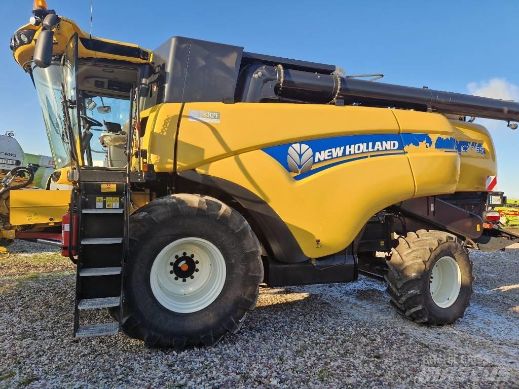 New Holland CX 8.85 联合收割机