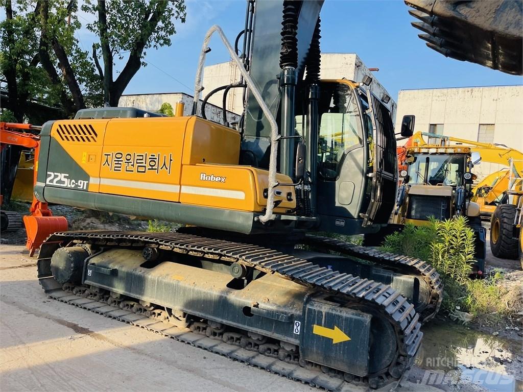 Hyundai 225 lc 9t 履带挖掘机