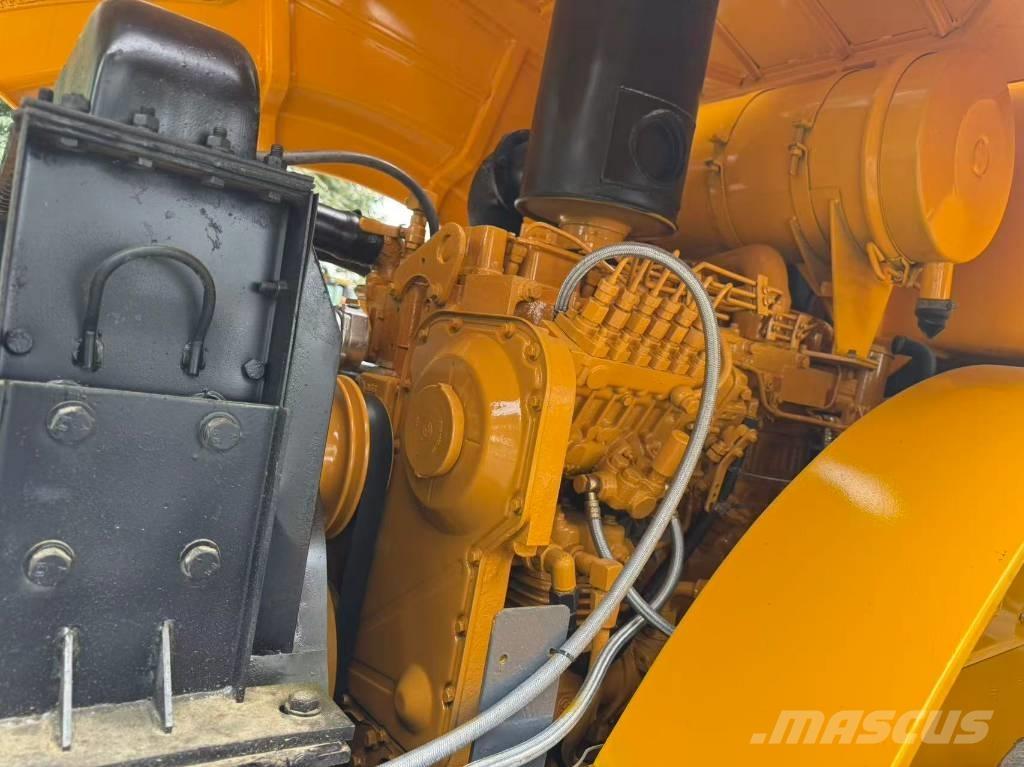 XCMG XS 223 J 单轮压路机