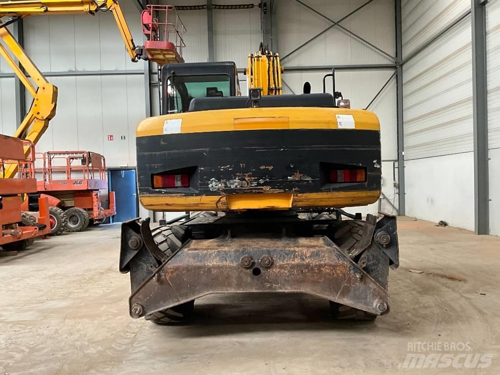 JCB JS 145 W 轮式挖掘机