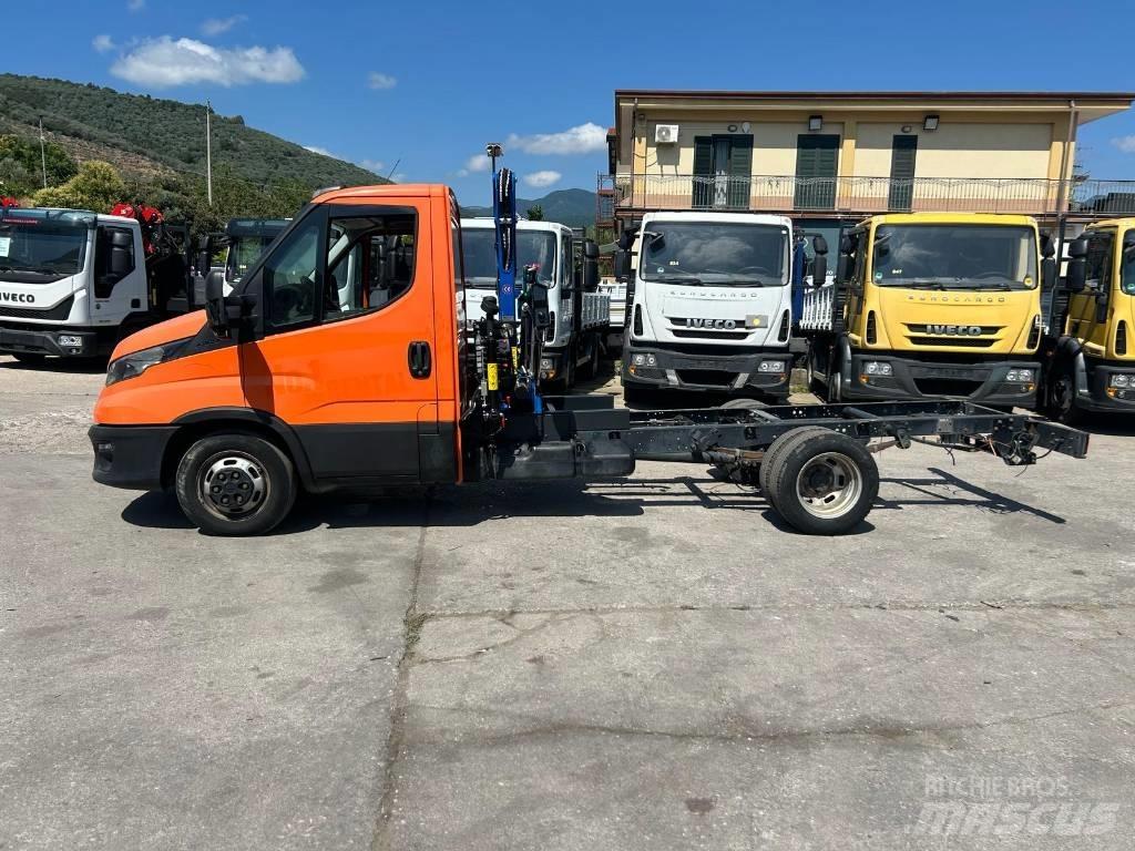 Iveco Daily 35-140 起重车