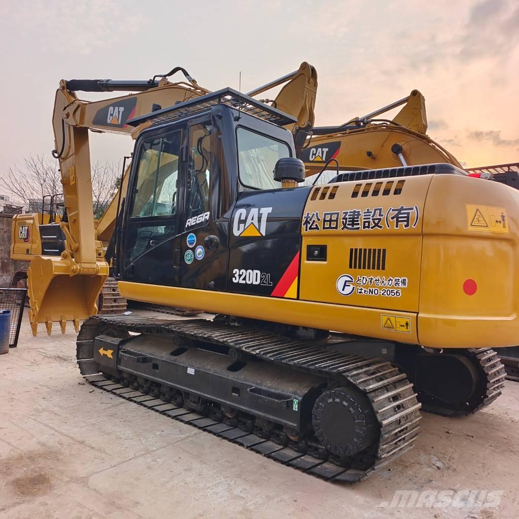 CAT 320 D2L 履带挖掘机