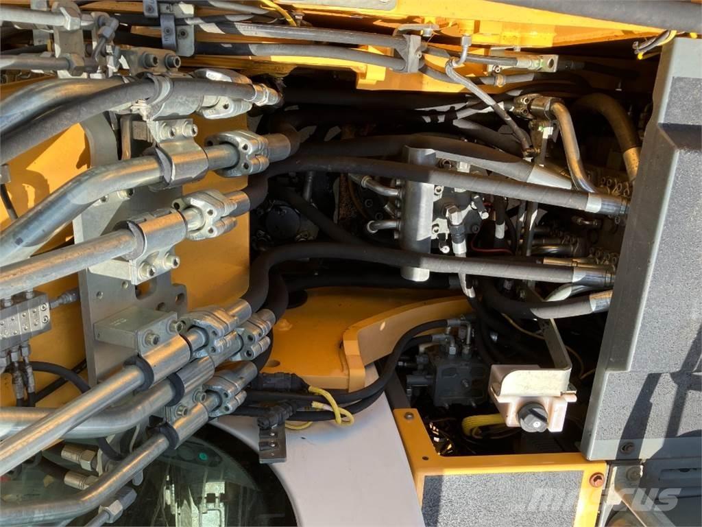 Liebherr R926 履带挖掘机