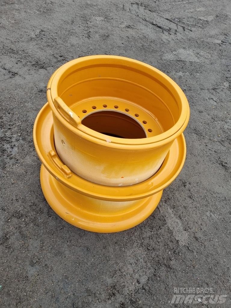 CASE 921 E rims 轮胎、车轮和轮圈