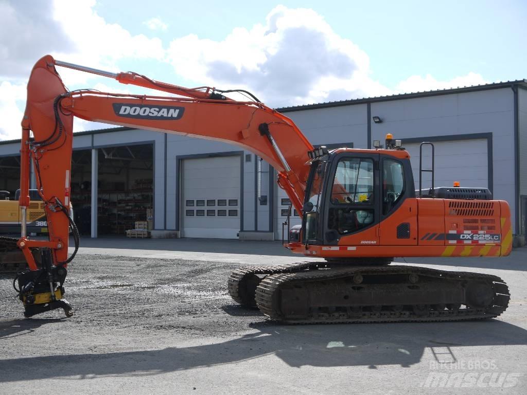 Doosan DX 225 LC-3 履带挖掘机