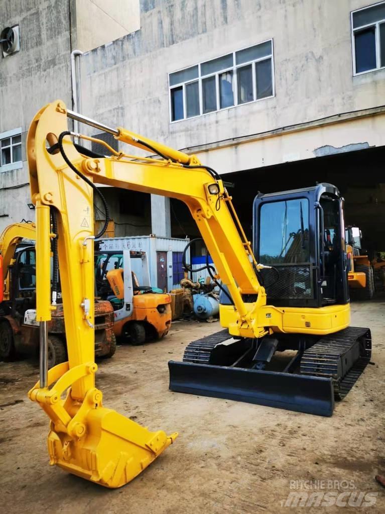 Komatsu PC 50 MR 小型挖掘机