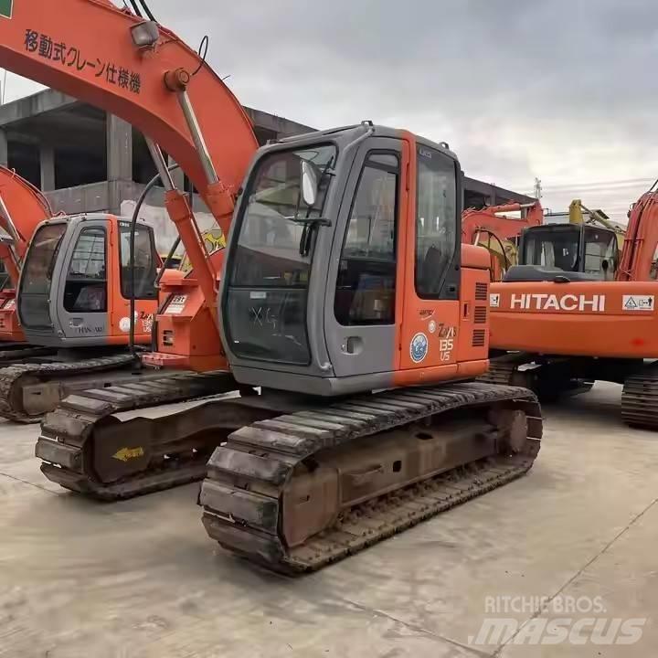 Hitachi ZX135US 履带挖掘机