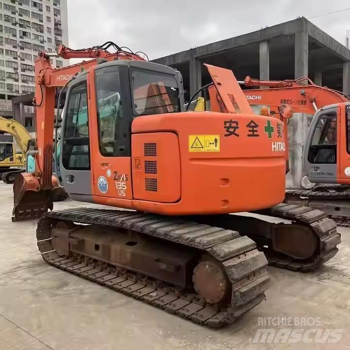 Hitachi ZX135US 履带挖掘机