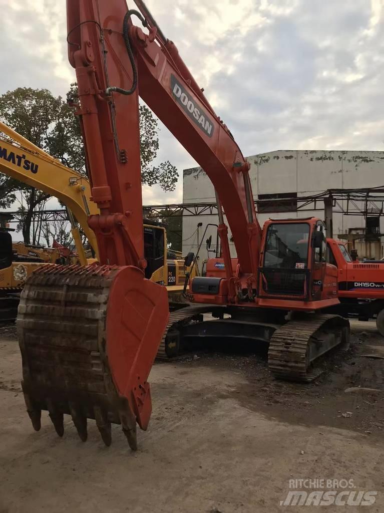 Doosan dx300 履带挖掘机