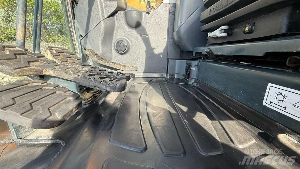 Hyundai HX 130 LCR 履带挖掘机