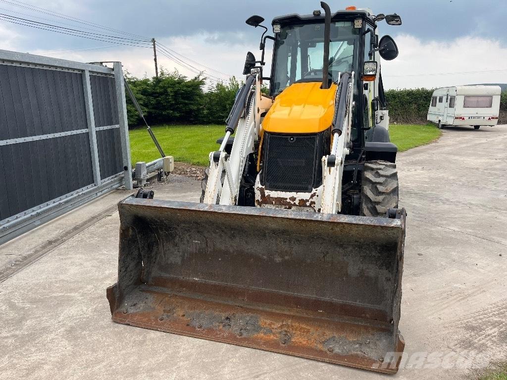 JCB 3CX Compact 反铲装载机