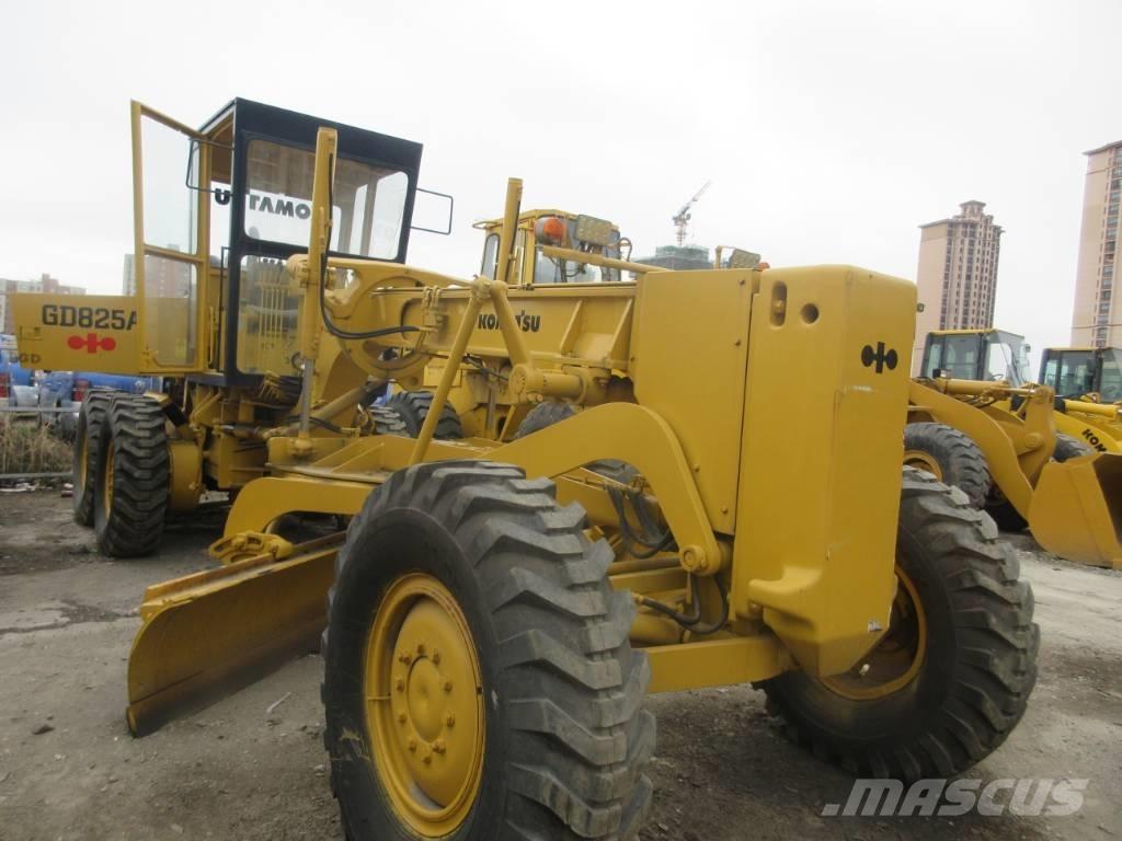 Komatsu GD 623 平地机/推土机