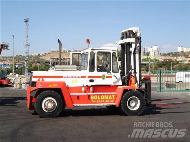 Svetruck 1875-33 集裝箱车