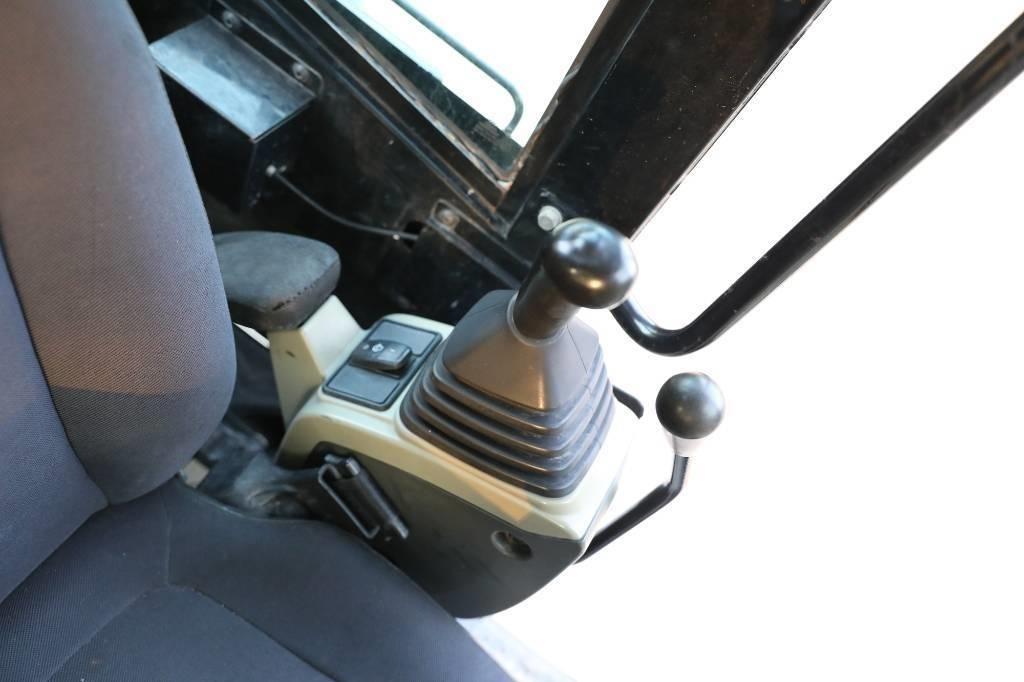 CAT 305.5E2 小型挖掘机